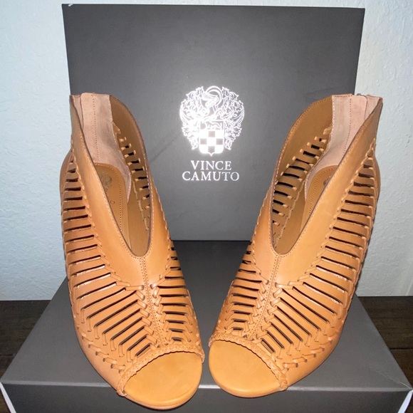 NEW Vince Camuto size 10 - Picture 3 of 6